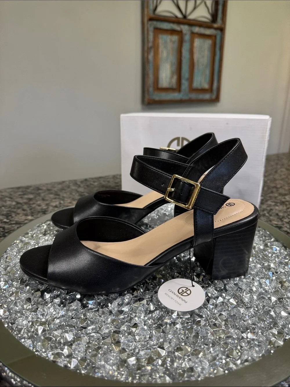 Giani Bernini Black Leather Block Heel Sandals with Gold Buckle NEW 9.5